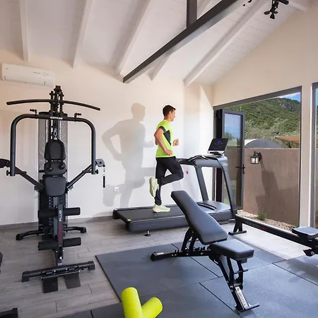 Lägenhetshotell Elia 4*