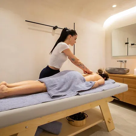 Elia Lägenhetshotell 4*