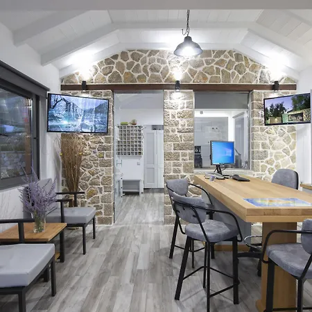 Lägenhetshotell Elia Frínion