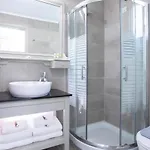 Elia 4*