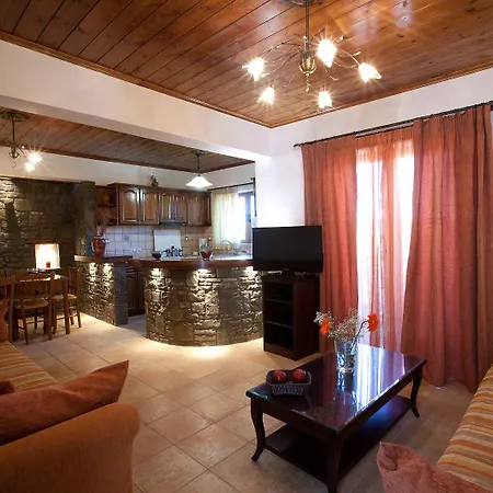 מלון דירות Elia 4*