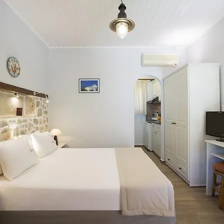 Elia Apartahotel 3*