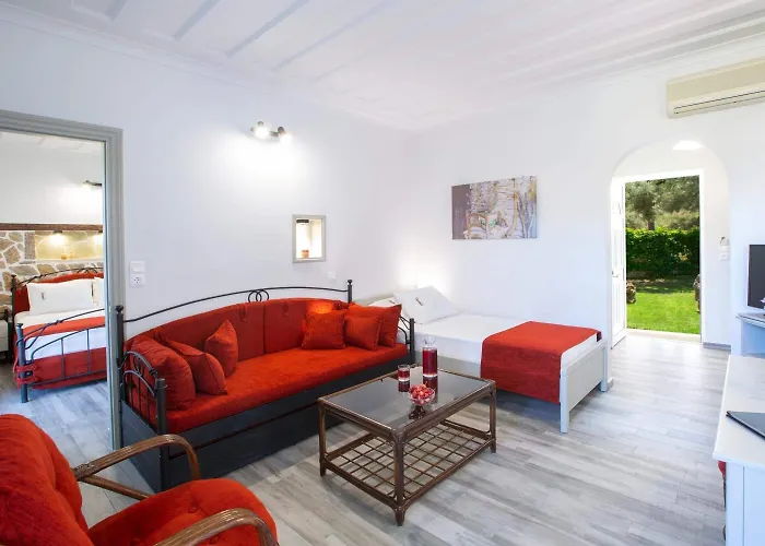 Elia מלון דירות Frínion