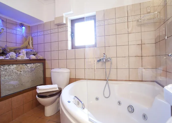 Elia מלון דירות Frínion